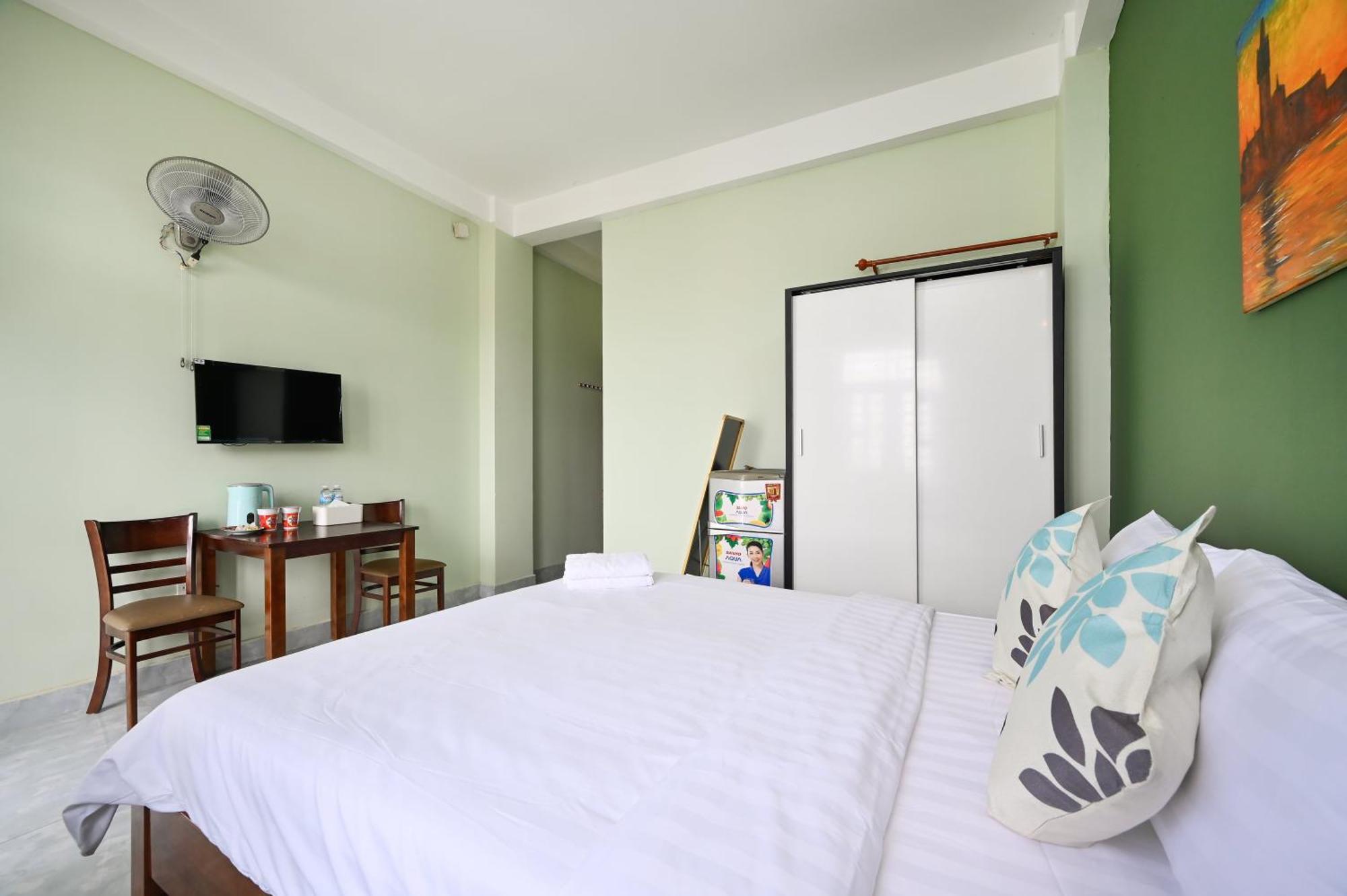 Montana & Aparment Saigon Airport